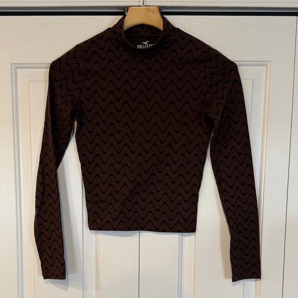 Hollister Women's Dark Brown Patterned Long Sleeve Tee Size XS - Picture 9 of 9